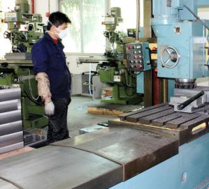 认真上班的同事！